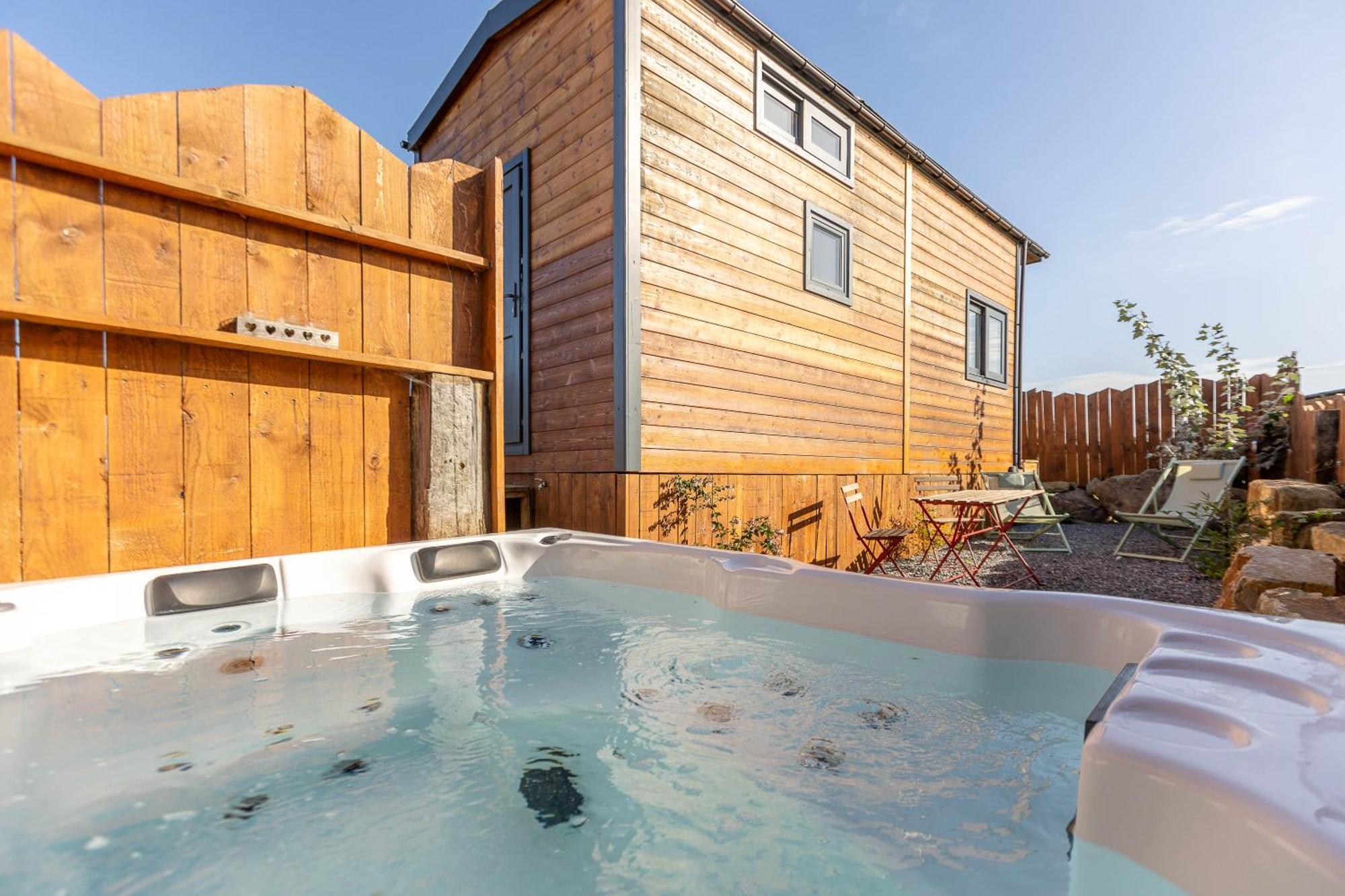 Les Tiny Du Pre Mathy - Logements Insolites Avec Jacuzzi A Profondeville Exterior foto